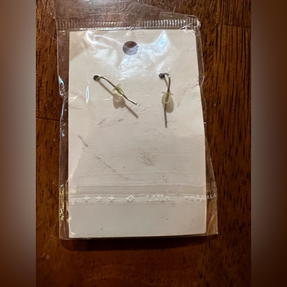 Turquoise and silver earrings, NEW, Fashion Jewelry - Picture 2 of 2